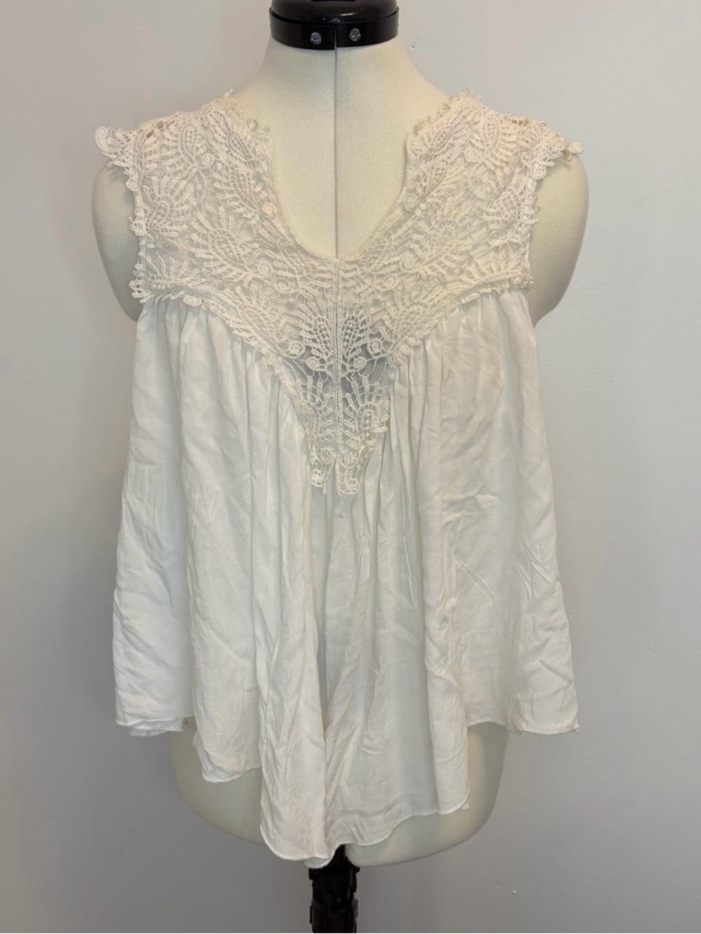 Boho White Lace Sleeveless tank top